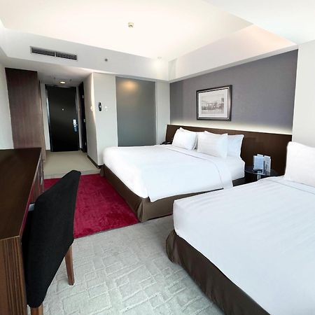 Aston Madiun Hotel & Conference Center Экстерьер фото