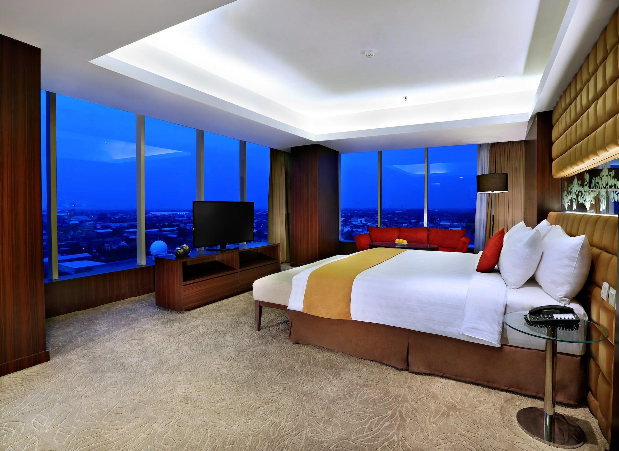Aston Madiun Hotel & Conference Center Экстерьер фото