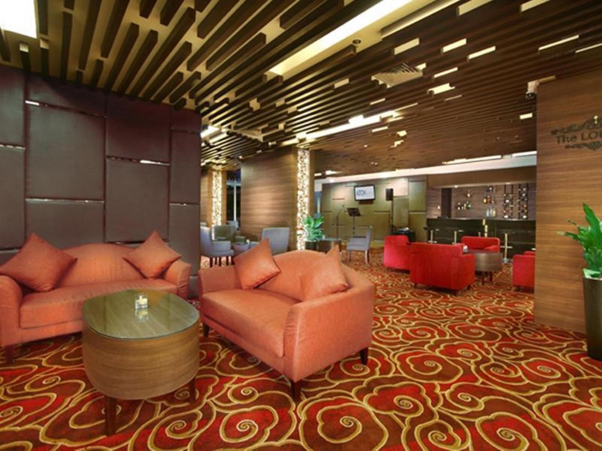 Aston Madiun Hotel & Conference Center Экстерьер фото