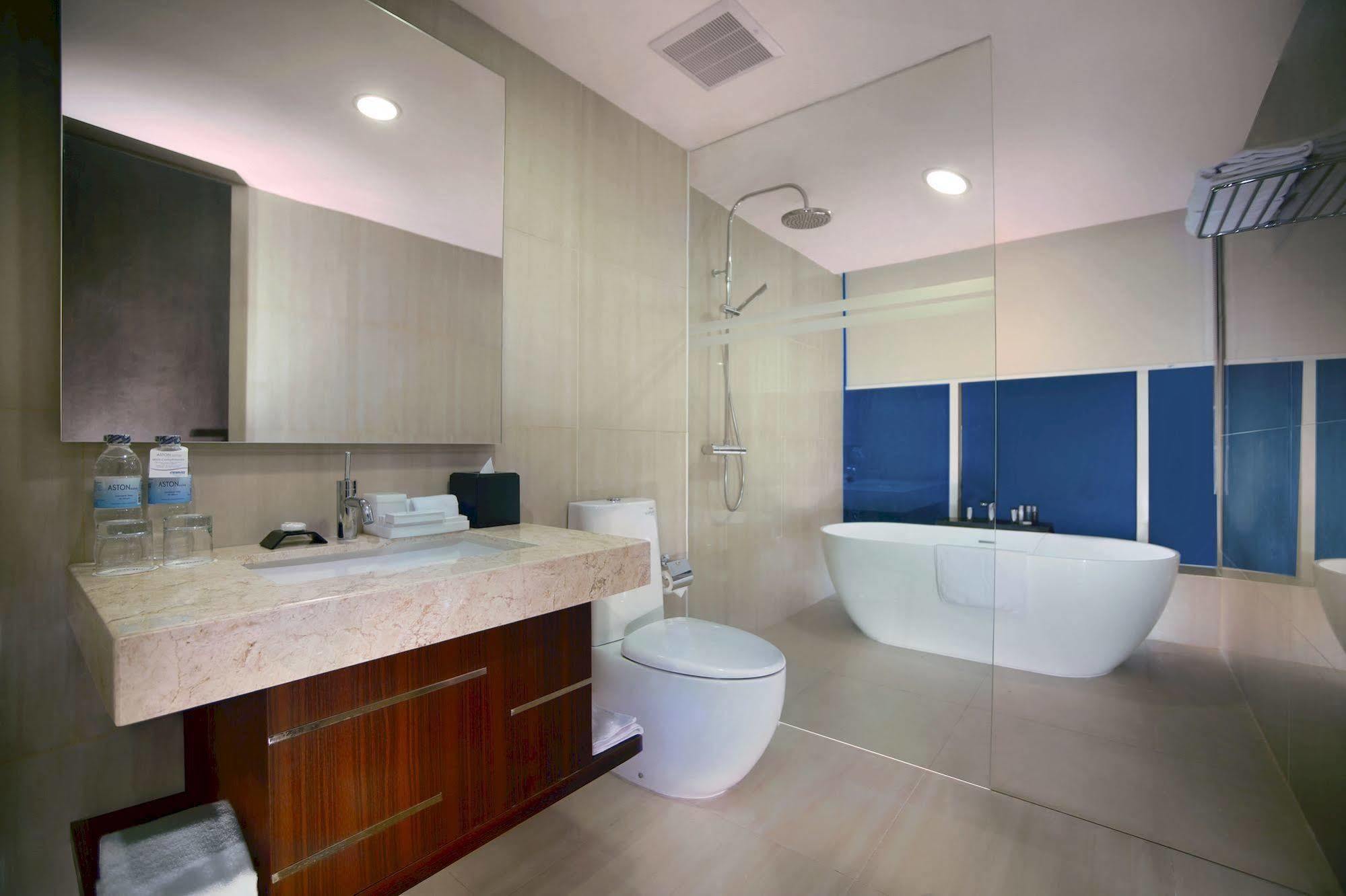 Aston Madiun Hotel & Conference Center Экстерьер фото