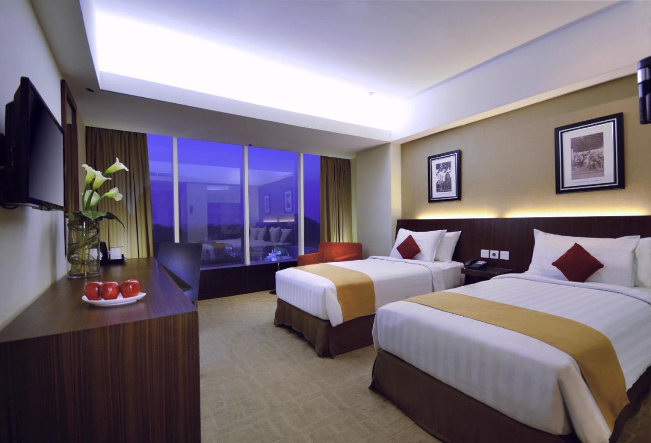 Aston Madiun Hotel & Conference Center Экстерьер фото